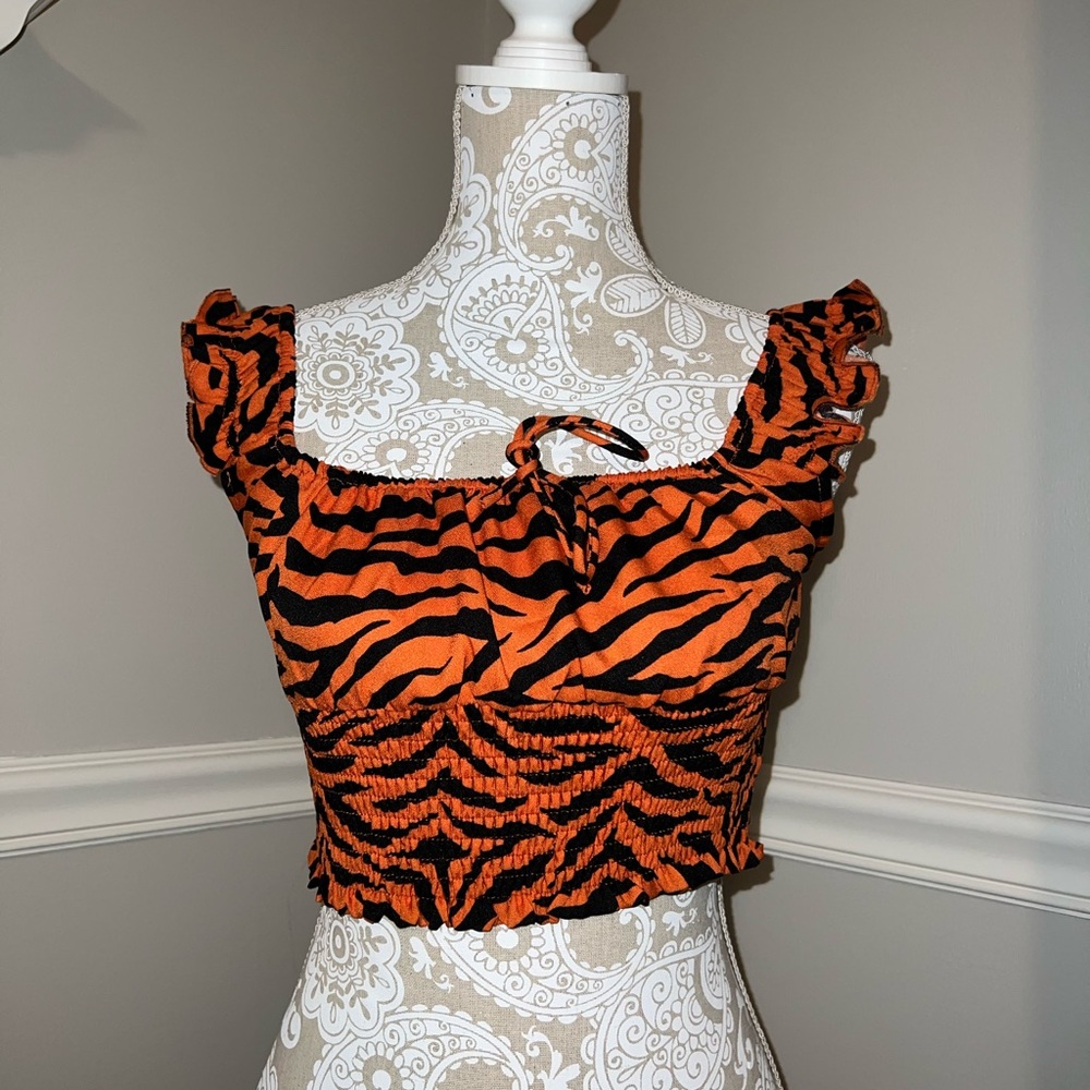Tiger print crop top blouse